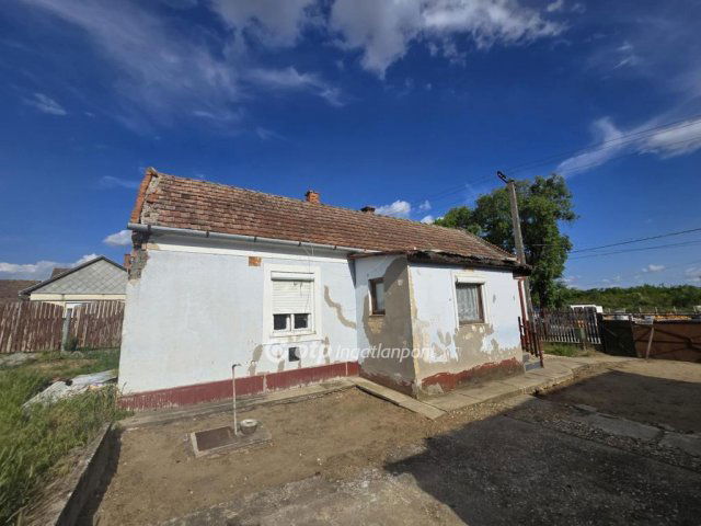 Eladó családi ház, Létavértesen 15.99 M Ft, 2 szobás