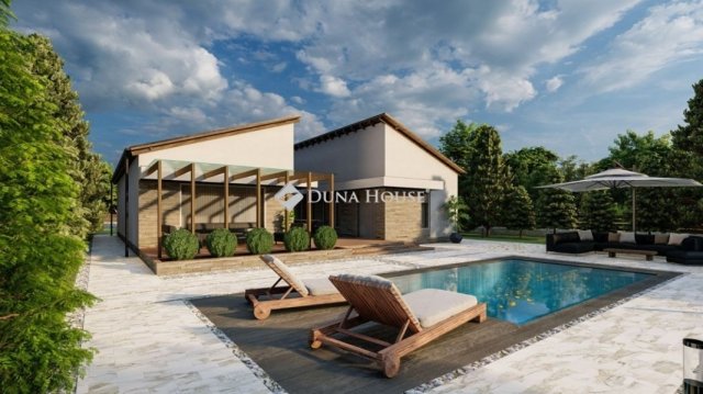 Eladó családi ház, Cegléden 104.9 M Ft, 5 szobás