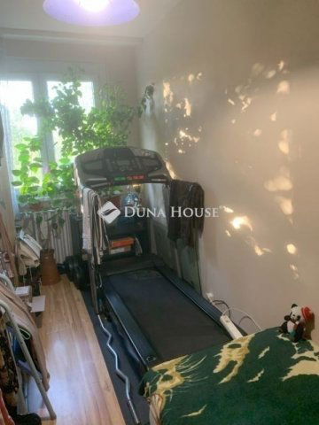 Eladó panellakás, Szegeden 69 M Ft, 3 szobás