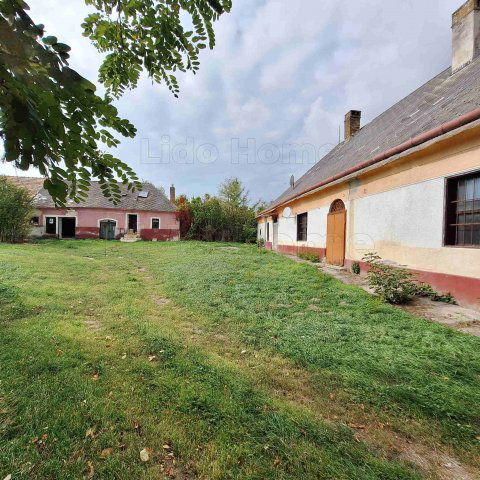 Eladó családi ház, Csajágon 39.9 M Ft, 7 szobás