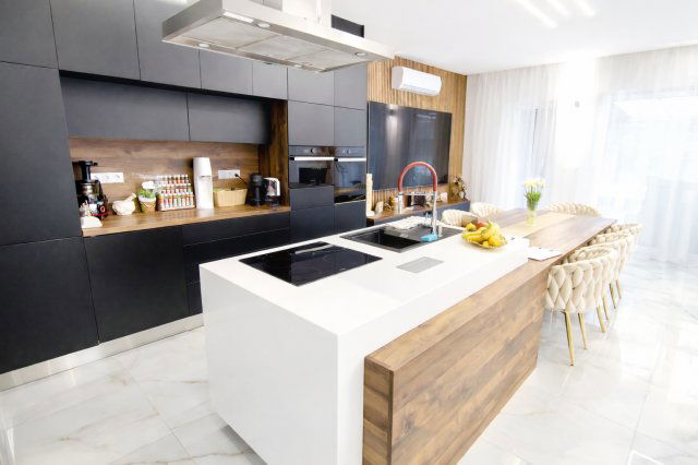 Eladó családi ház, Gyálon 200 M Ft, 7 szobás