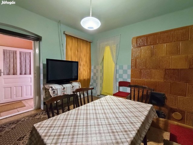 Eladó téglalakás, Dombóváron 22 M Ft, 2 szobás