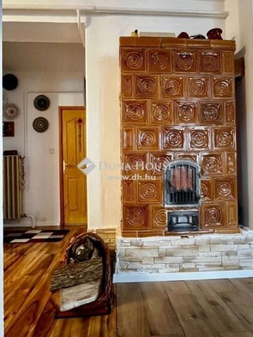 Eladó családi ház, Óbányán 109.5 M Ft, 6 szobás