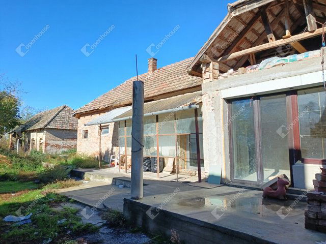 Eladó családi ház, Segesden 11.9 M Ft, 4 szobás