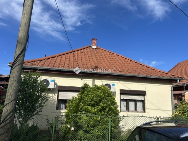 Eladó családi ház, Gyúrón 69.9 M Ft, 3 szobás