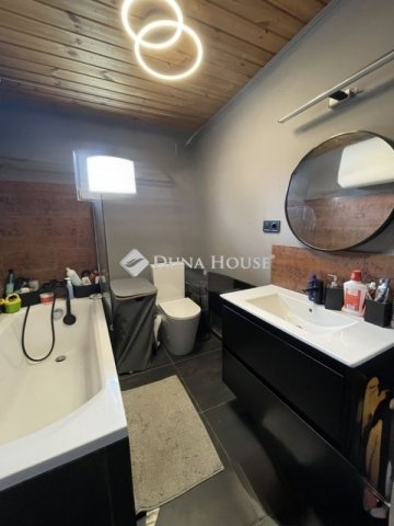 Eladó családi ház, Kömpöcön 35 M Ft, 4 szobás