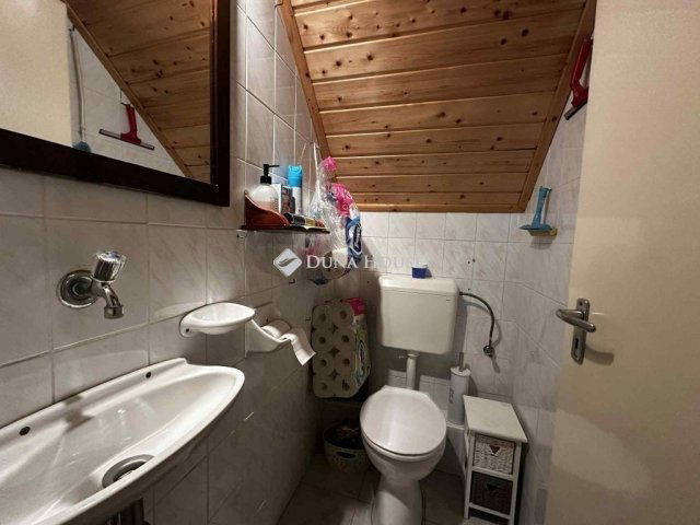 Eladó családi ház, Siófokon 155 M Ft, 8 szobás