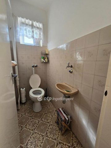 Eladó családi ház, Pápán 52 M Ft, 5+1 szobás