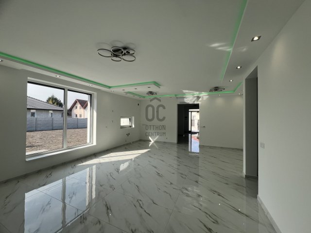 Eladó családi ház, Szigetszentmiklóson 159.9 M Ft, 5 szobás