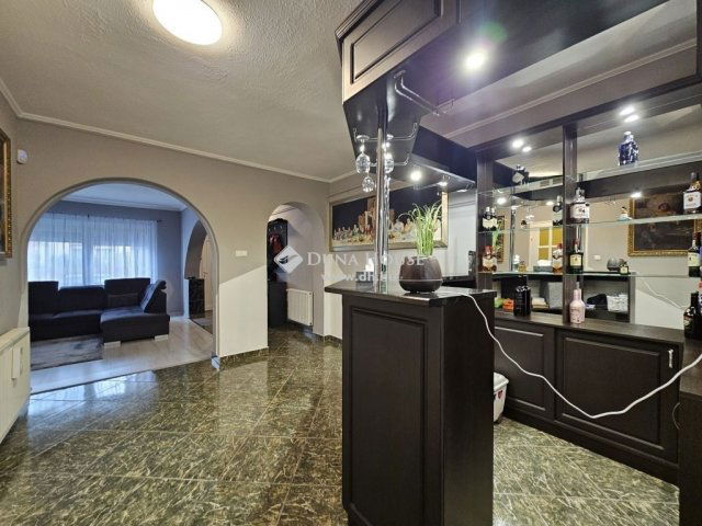 Eladó téglalakás, Mohácson 52.9 M Ft, 4 szobás