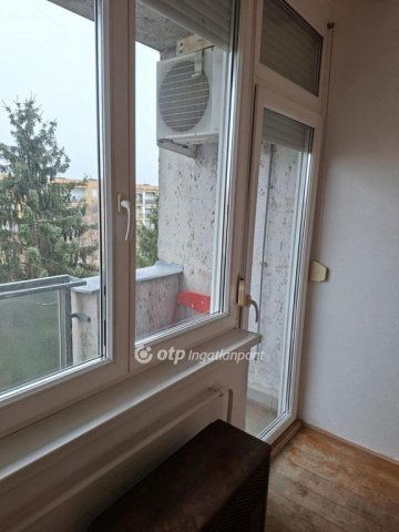 Eladó panellakás, Hajdúböszörményen 39.9 M Ft, 2 szobás