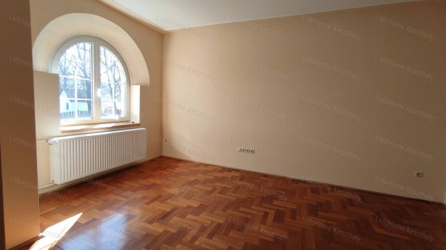 Eladó családi ház, Böhönyén 80 M Ft, 7 szobás