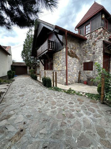 Eladó családi ház, Jászberényben 115 M Ft, 1+3 szobás