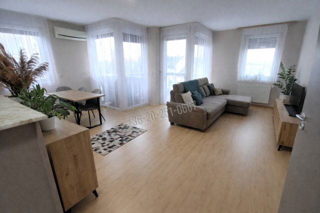 Eladó téglalakás, Mohácson 52.5 M Ft, 3 szobás