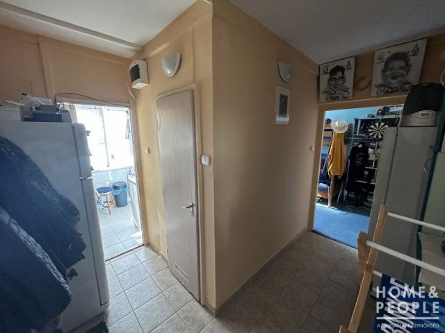 Eladó téglalakás, Szegeden 41.9 M Ft, 2 szobás