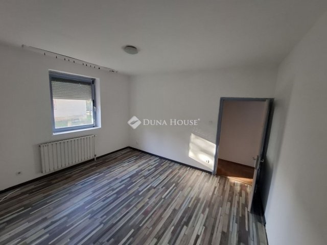 Eladó családi ház, Erdőkertesen 95 M Ft, 4 szobás