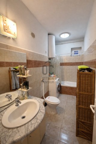 Eladó téglalakás, Komlón 18.9 M Ft, 2 szobás