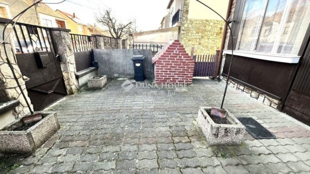 Eladó családi ház, Répcelakon 45.5 M Ft, 5 szobás