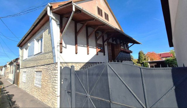 Eladó családi ház, Miskolcon 59.9 M Ft, 5+2 szobás