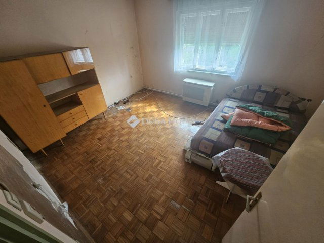 Eladó családi ház, Csornán 52.9 M Ft, 3 szobás