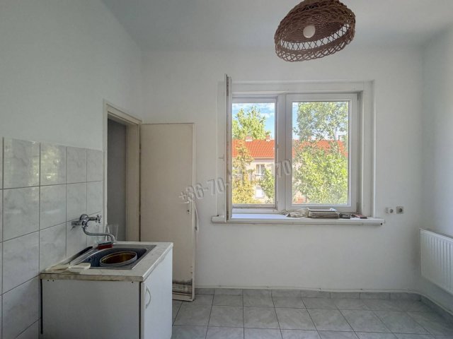 Eladó téglalakás, Oroszlányban, Bánki Donát utcában 32.2 M Ft
