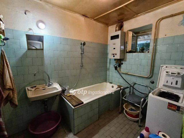 Eladó családi ház, Jászfényszarun 18.5 M Ft, 2 szobás