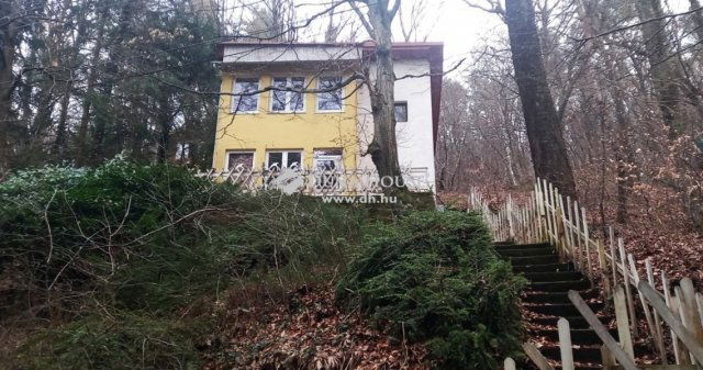 Eladó nyaraló, Velemen 42 M Ft, 2 szobás / költözzbe.hu