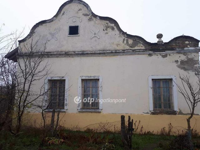 Eladó mezogazdasagi ingatlan, Tótkomlóson 8.8 M Ft