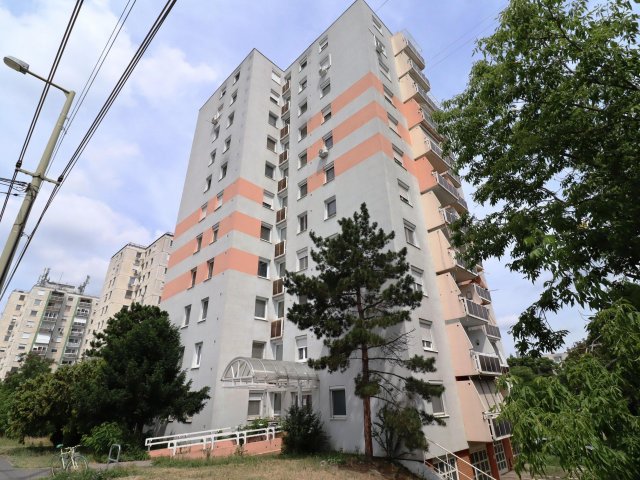 Eladó panellakás, Szegeden, Felső Tisza-Part utcában 61.6 M Ft