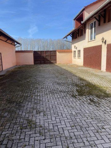 Kiadó ipari ingatlan, Kecskeméten 350 E Ft / hó