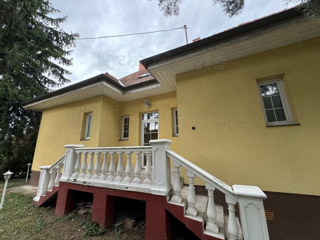 Eladó családi ház, Siófokon 165 M Ft, 6 szobás