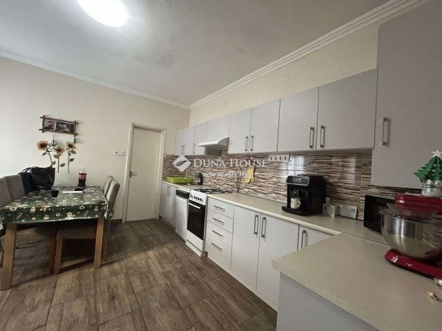 Eladó családi ház, Vecsésen 89.9 M Ft, 3 szobás