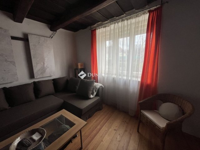 Eladó családi ház, Csipkereken 17.363 M Ft, 1 szobás