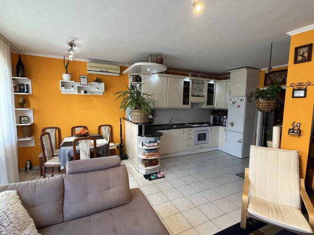 Eladó sorház, Kecskeméten 87.9 M Ft, 5 szobás