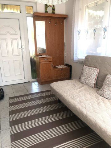 Eladó családi ház, Balatonszabadiban 48 M Ft, 8 szobás
