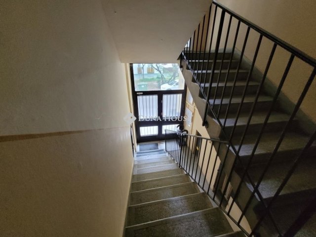 Eladó panellakás, Pécsett 49.9 M Ft, 2 szobás