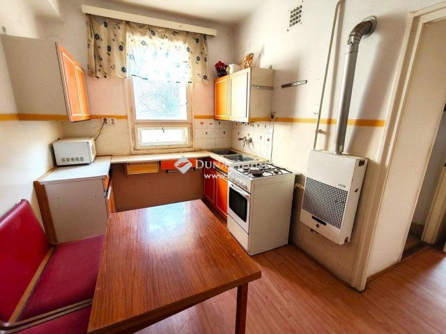 Eladó téglalakás, Békéscsabán 16.99 M Ft, 2 szobás