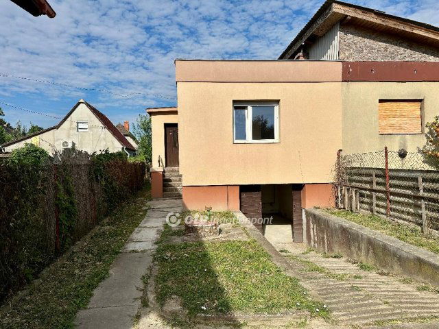 Eladó családi ház, Szigetszentmiklóson 39.9 M Ft, 1+1 szobás