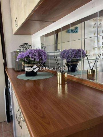 Eladó téglalakás, Pécsett 39.9 M Ft, 2 szobás