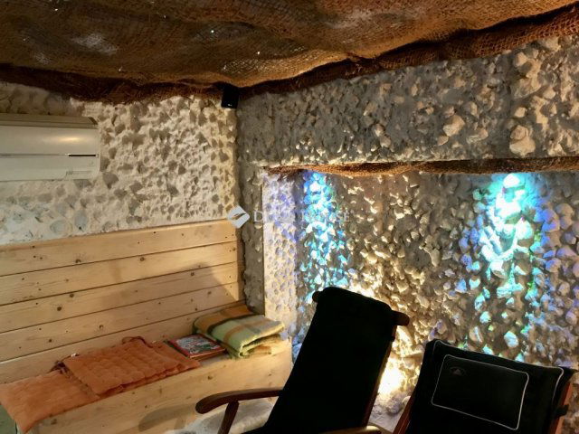 Kiadó üzlethelyiség, Gyöngyösön 60 E Ft / hó, 1 szobás