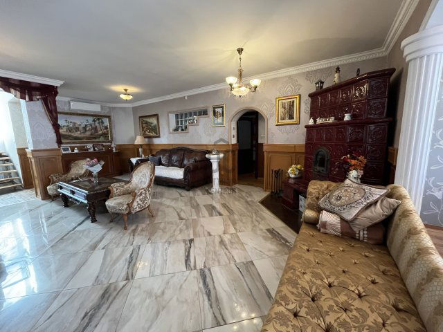 Eladó családi ház, Debrecenben 185 M Ft, 6 szobás