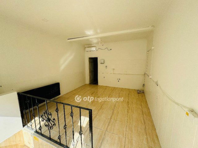 Kiadó üzlethelyiség, Debrecenben 160 E Ft / hó