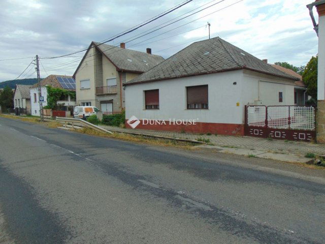 Eladó családi ház, Hosszúhetényen 44.9 M Ft, 3 szobás