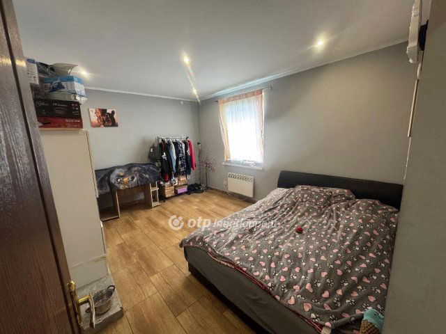 Eladó téglalakás, Érden 89 M Ft, 4+1 szobás