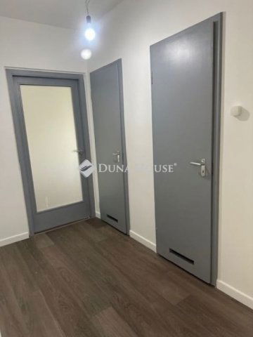 Eladó panellakás, Budapesten, XV. kerületben 82 M Ft, 3+1 szobás