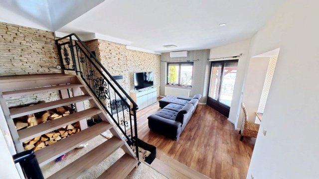 Eladó ikerház, Pécsett 159 M Ft, 4 szobás / költözzbe.hu