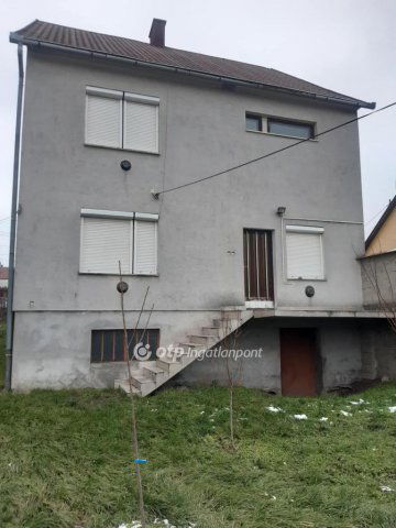 Eladó családi ház, Dunaföldváron 57 M Ft, 3 szobás