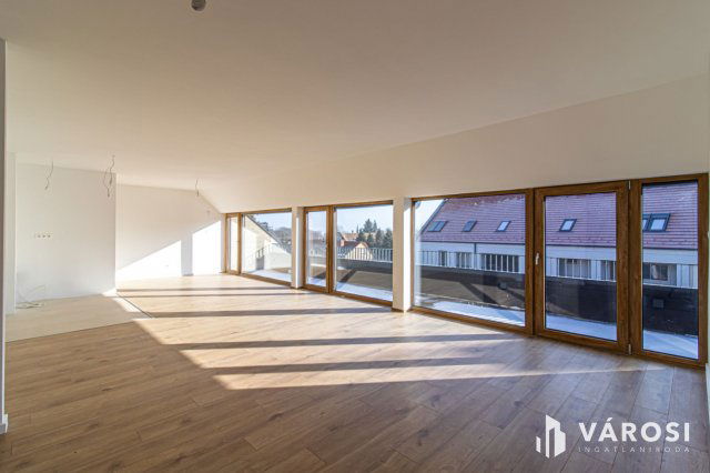 Eladó téglalakás, Badacsonytomajon 149.445 M Ft, 4 szobás