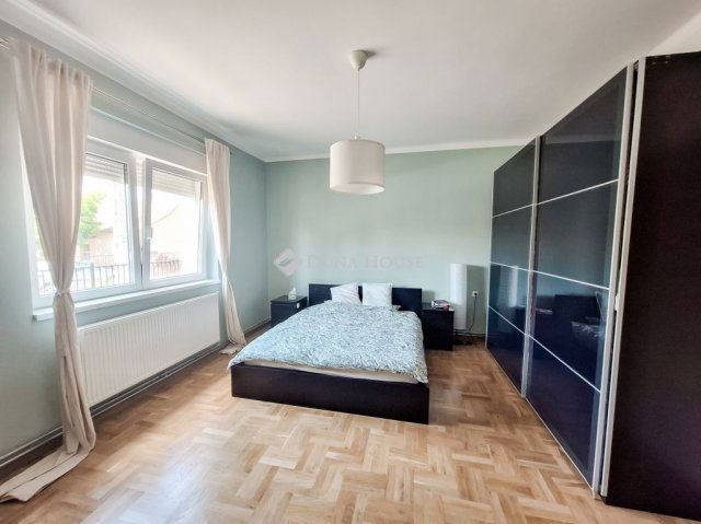 Eladó családi ház, Vecsésen 74.99 M Ft, 3 szobás
