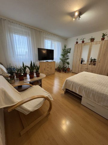 Eladó panellakás, Veszprémben 40 M Ft, 1+1 szobás